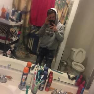 Meet your Posher, Dustin